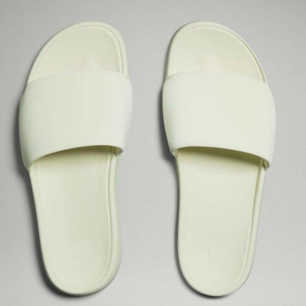NWOB NEW Lululemon Restfeel Womens Slide Lemon Ice / Lemon Ice